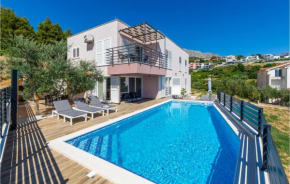 Awesome apartment in Podstrana with Outdoor swimming pool, WiFi and 3 Bedrooms